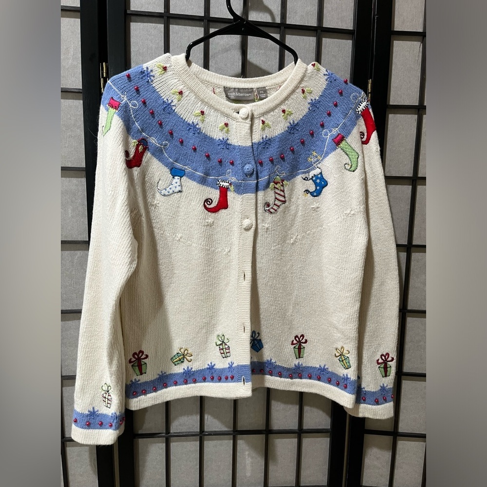 croft & barrow Ivory Cardigan with Blue Yoke and Festive StockingsSIZE PS